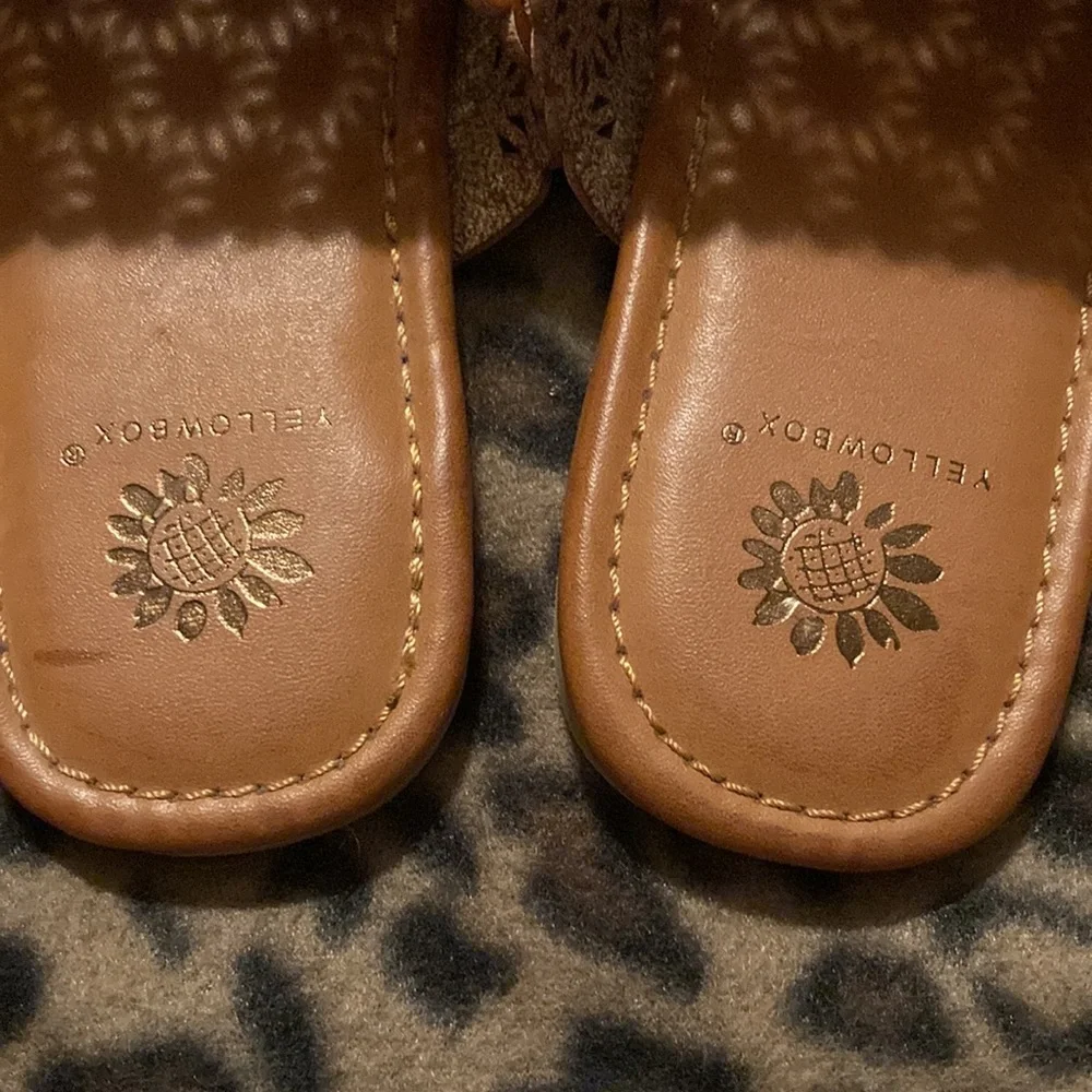 NWOB YELLOWBOX Sandals Women’s Size 8 Natural “Tessie” Slip On Thong Sandals - Picture 9 of 10